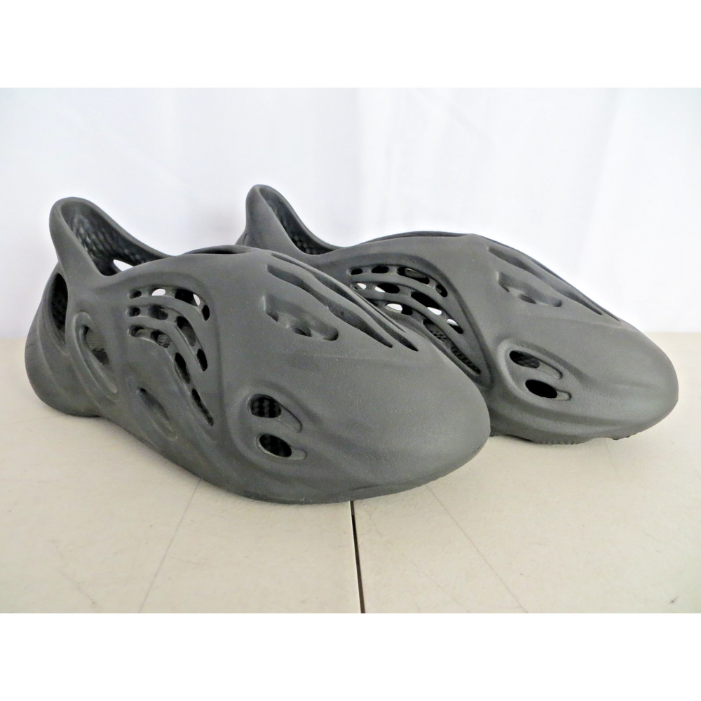Yeezy Foam Runner Black Slip-On Casual Shoes Onyx Used Mens Size 13